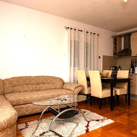 Olivera-trogir By Guide * تروغير